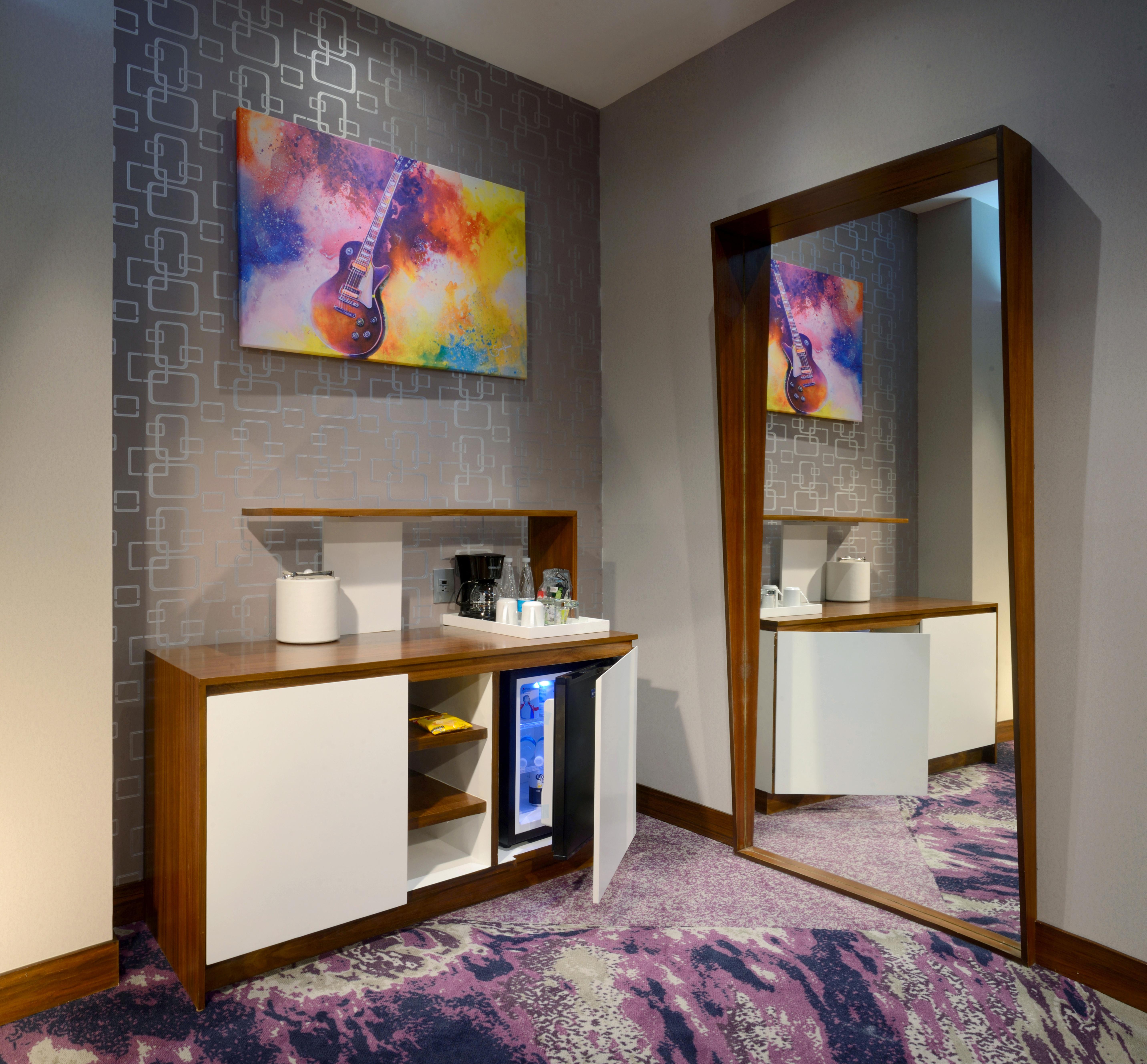 瓜达拉哈拉硬石酒店 萨波潘 外观 照片 A wet bar in a hotel room