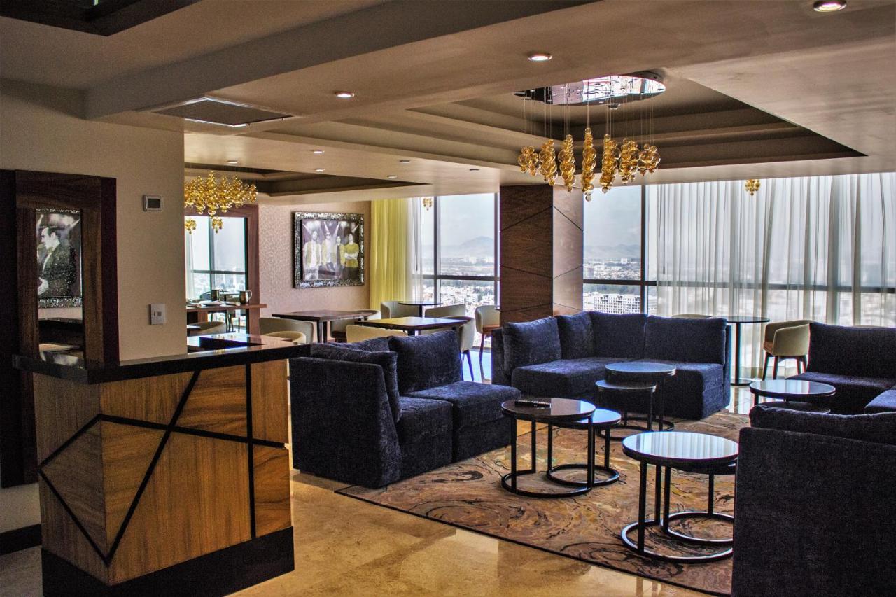 瓜达拉哈拉硬石酒店 萨波潘 外观 照片 The lounge at the airport